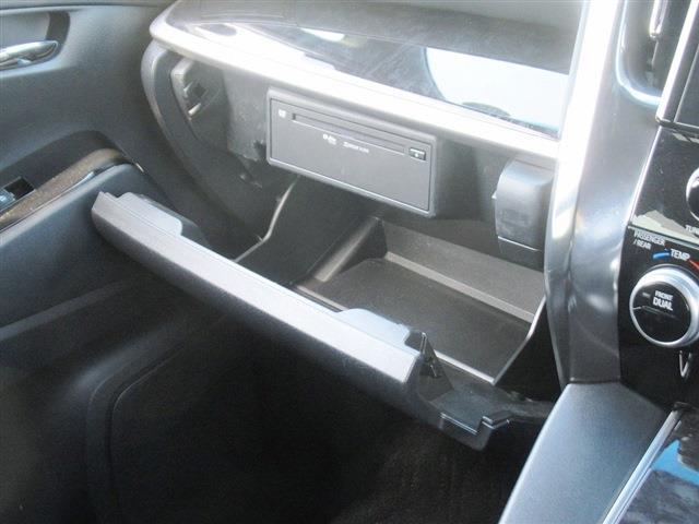 UJ0048303500_40_001.jpg