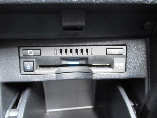 UJ0048303500_51_001.jpg