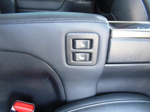 UJ0048376264_18_001.jpg