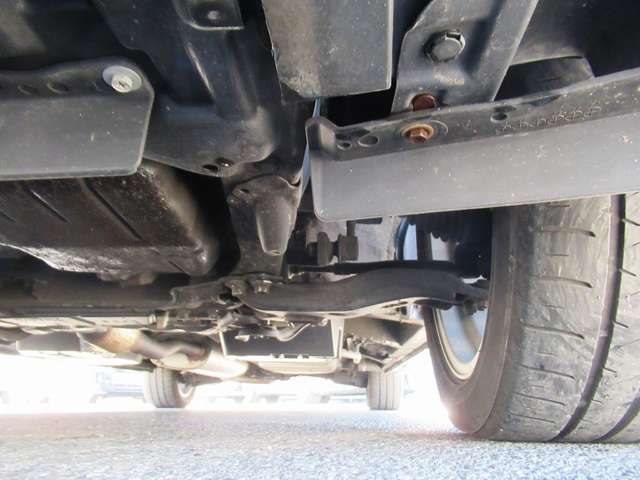 UJ0048505829_70_001.jpg