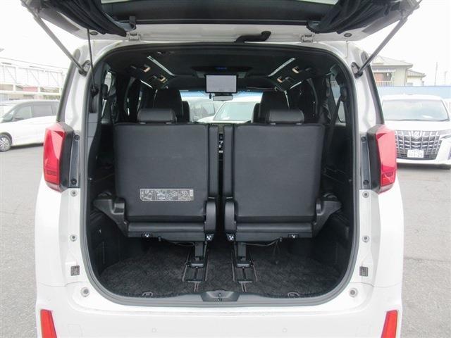 UJ0048568218_17_001.jpg