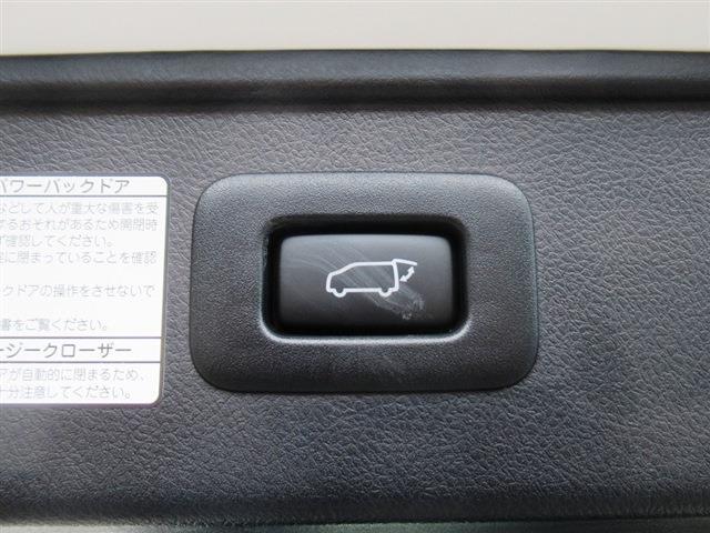 UJ0048568218_18_001.jpg
