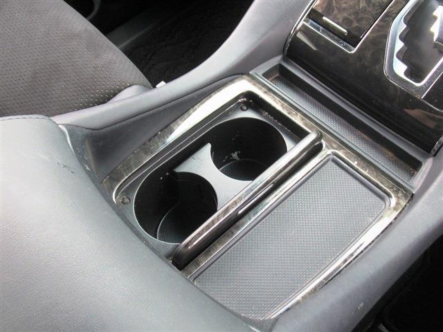 UJ0048568218_41_001.jpg