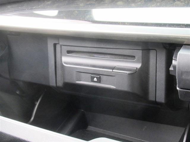 UJ0048568218_43_001.jpg