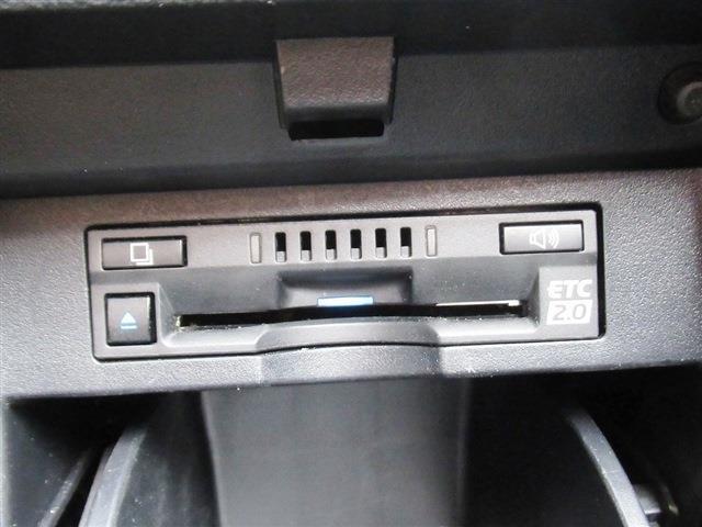UJ0048568218_54_001.jpg