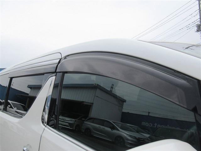 UJ0048568218_62_001.jpg