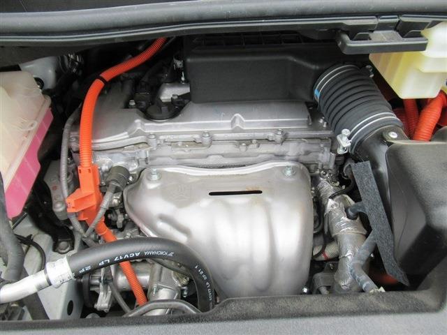 UJ0048568218_70_001.jpg