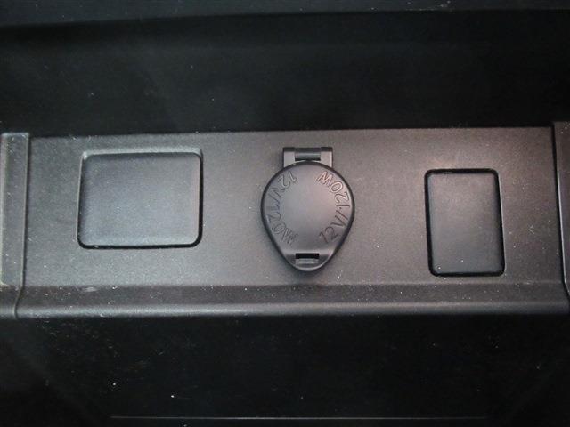 UJ0048567528_41_001.jpg