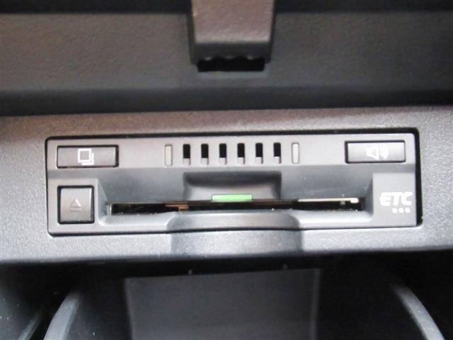 UJ0048567528_50_001.jpg