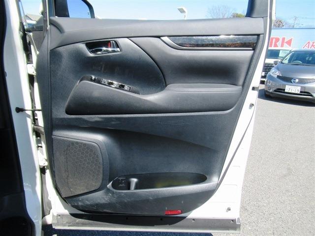 UJ0048325806_12_001.jpg