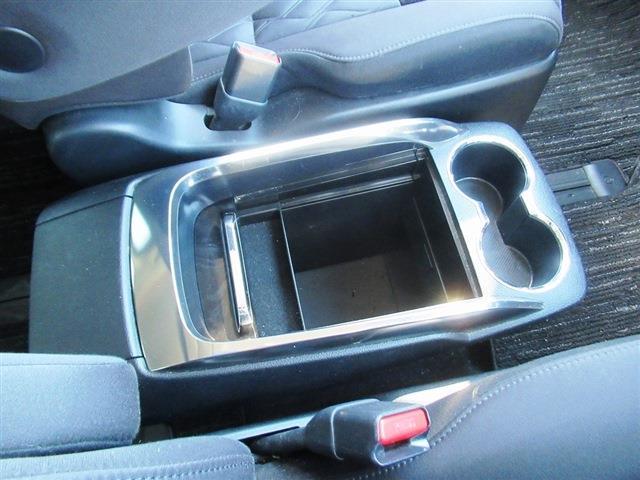 UJ0048345065_38_001.jpg
