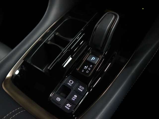 UZ0048371685_45_001.jpg
