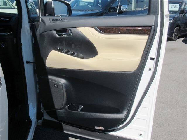 UJ0048092889_14_001.jpg