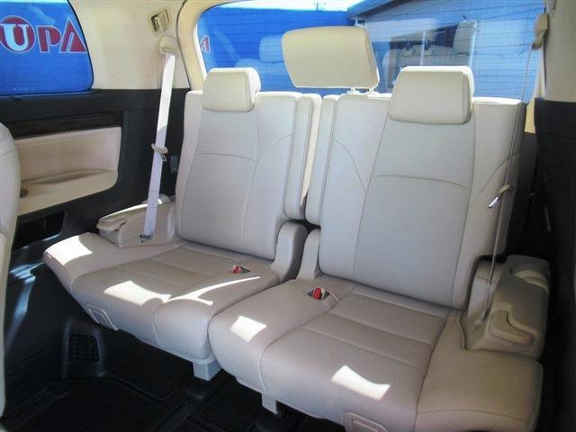 UJ0048092889_19_001.jpg