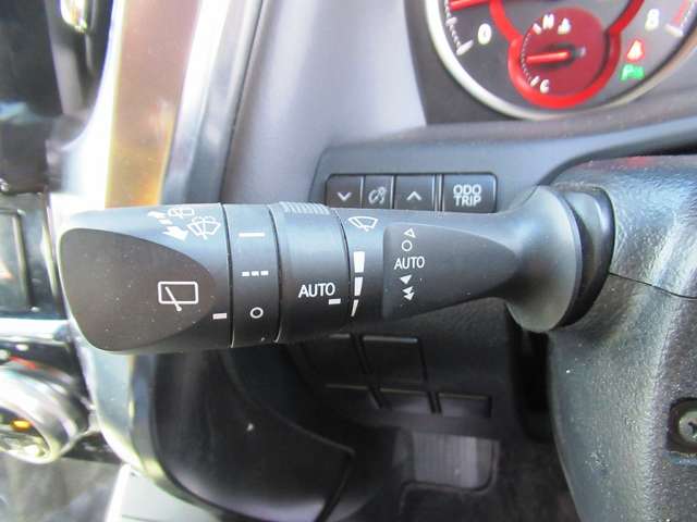 UJ0048421106_54_001.jpg