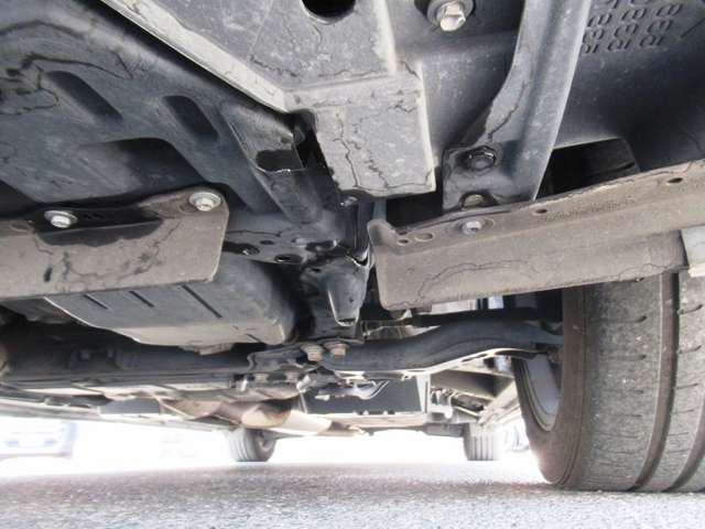 UJ0048421106_73_001.jpg