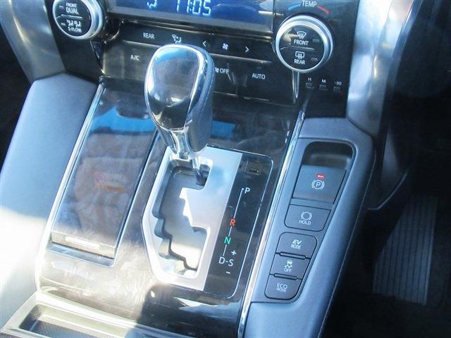 UJ0048345061_39_001.jpg