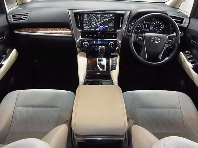 UZ0048429567_6_002.jpg