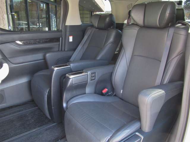 U00047054499_35_003.jpg