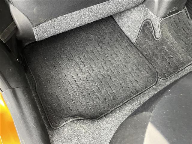 UZ0047733310_37_002.jpg