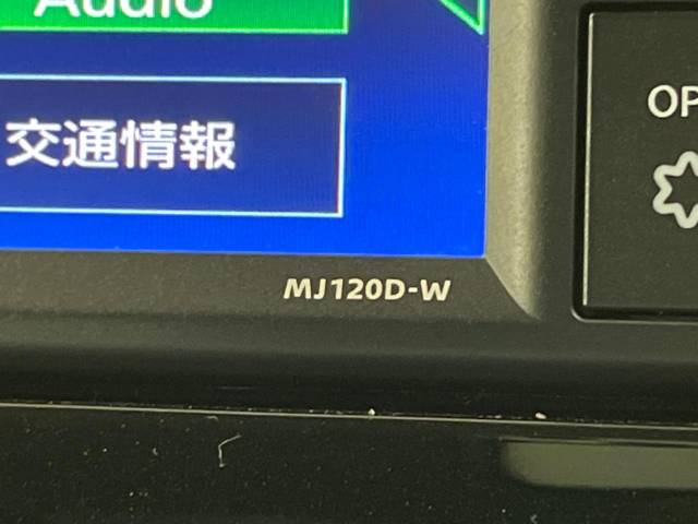 UZ0046888663_35_001.jpg
