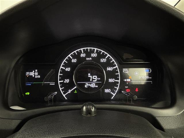 UZ0048330990_8_002.jpg