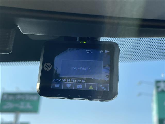 UZ0048589664_6_001.jpg