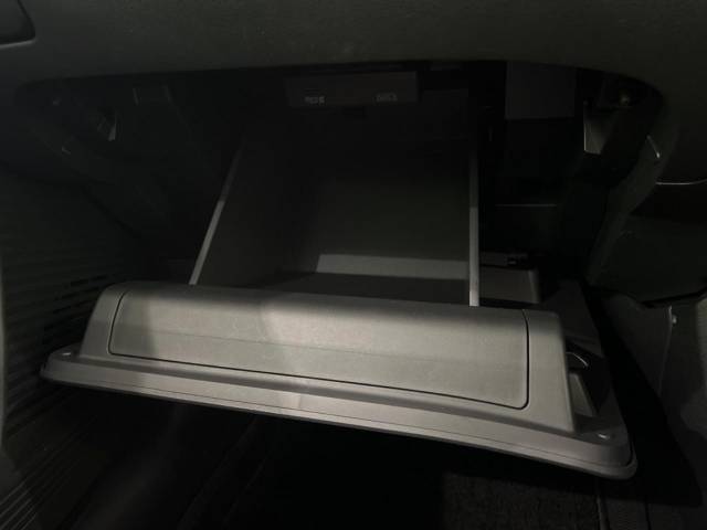 UZ0048152221_48_001.jpg