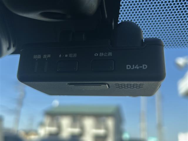 UZ0048209976_5_002.jpg