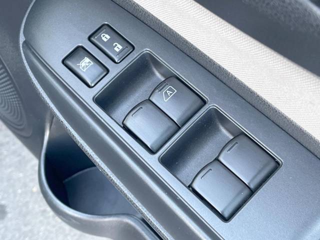 UZ0048231353_61_001.jpg
