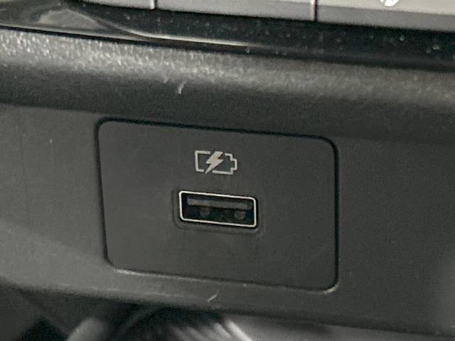 UZ0048523871_55_001.jpg