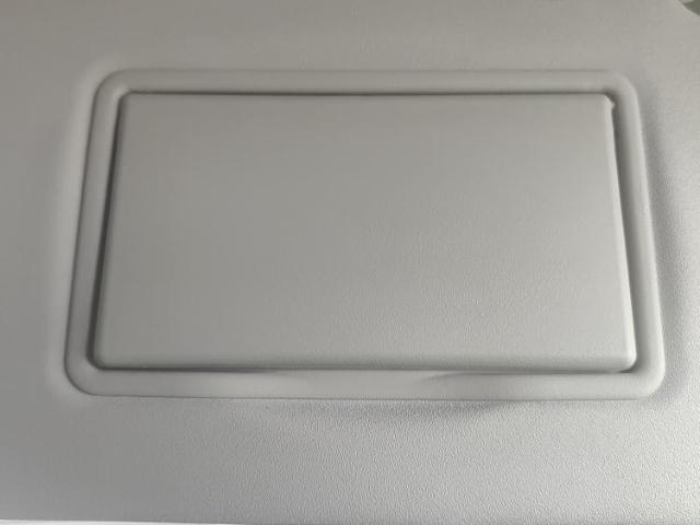 UZ0048122500_51_001.jpg