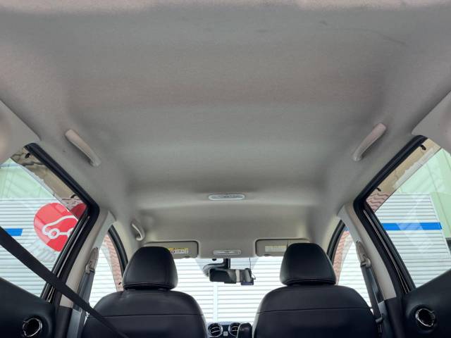 UZ0048306489_39_001.jpg