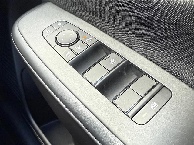 UZ0047912798_30_003.jpg