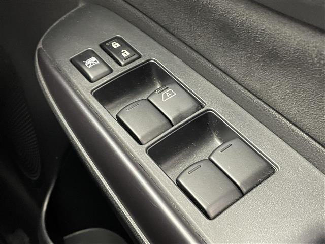 UZ0048107922_9_002.jpg