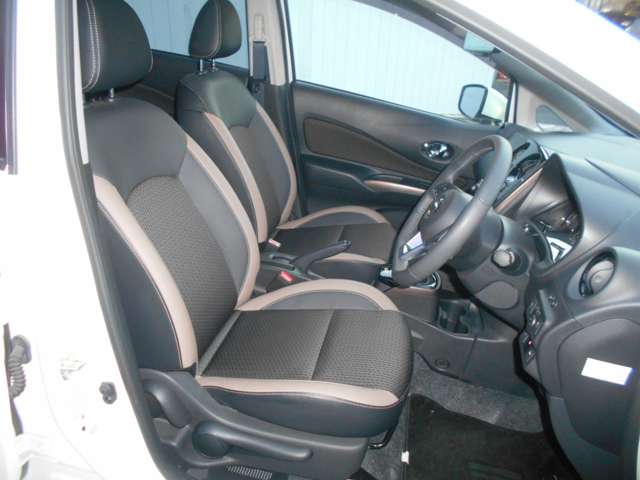 U00048093030_30_002.jpg