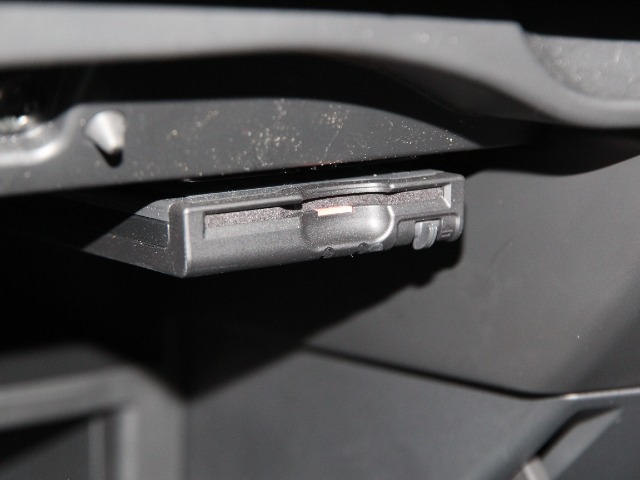 UZ0047774074_3_001.jpg