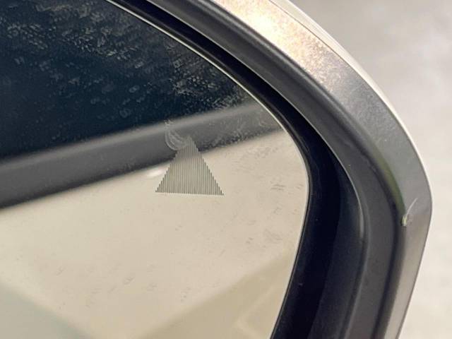 UZ0047883790_39_001.jpg