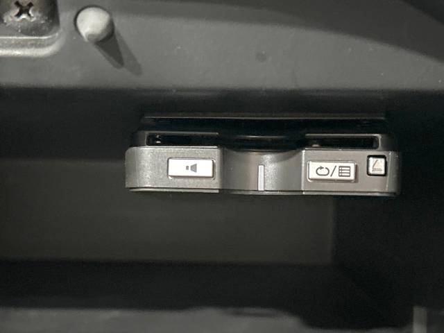 UZ0048409572_40_001.jpg