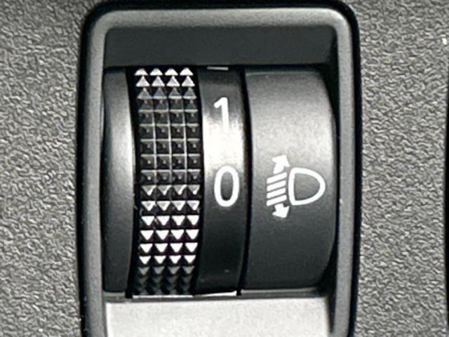 UZ0048280554_52_001.jpg