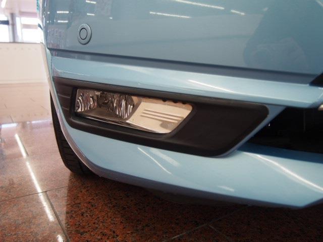 UJ0047699840_38_002.jpg