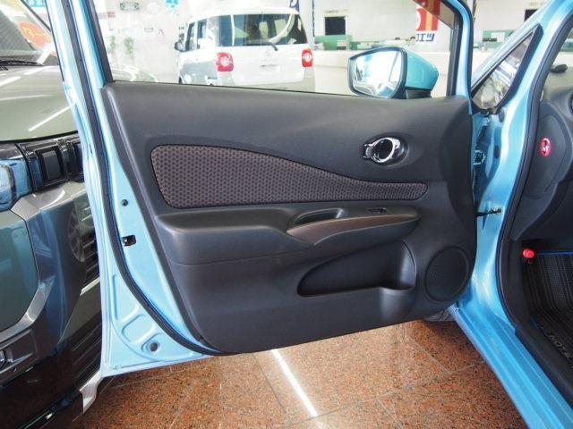 UJ0047699840_50_002.jpg