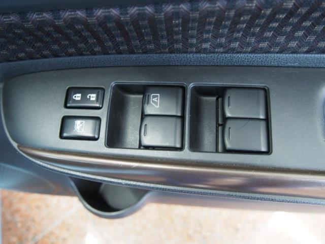 UJ0047699840_53_003.jpg