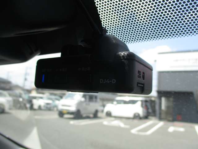 U00048552944_12_002.jpg