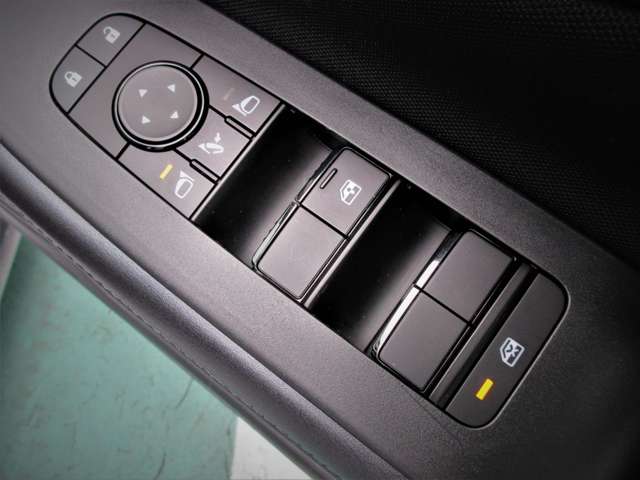 U00047828936_45_003.jpg