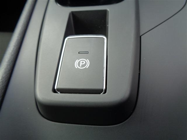 UJ0048565162_32_001.jpg