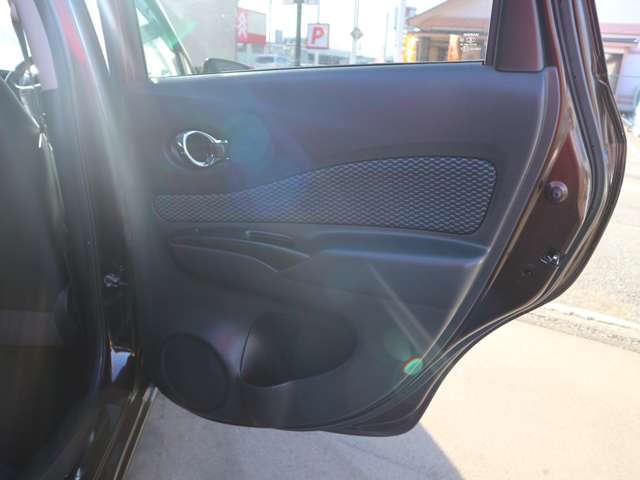 U00048037670_56_001.jpg