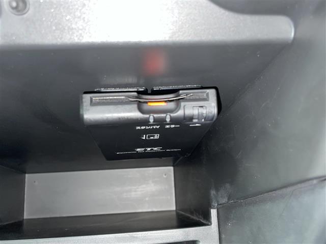 UZ0048380037_35_002.jpg
