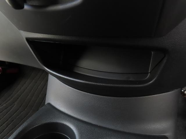 UZ0048022005_17_001.jpg
