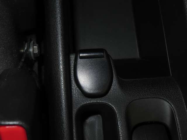 UZ0048022005_44_001.jpg